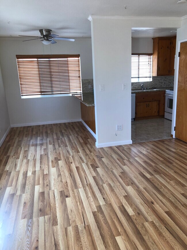 Dining room - 707 6th St