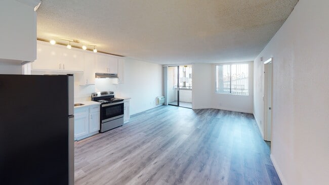 Plano de planta - 5th Street Apartments- Luxurious Bedrooms with Covered Parking! Call Now!