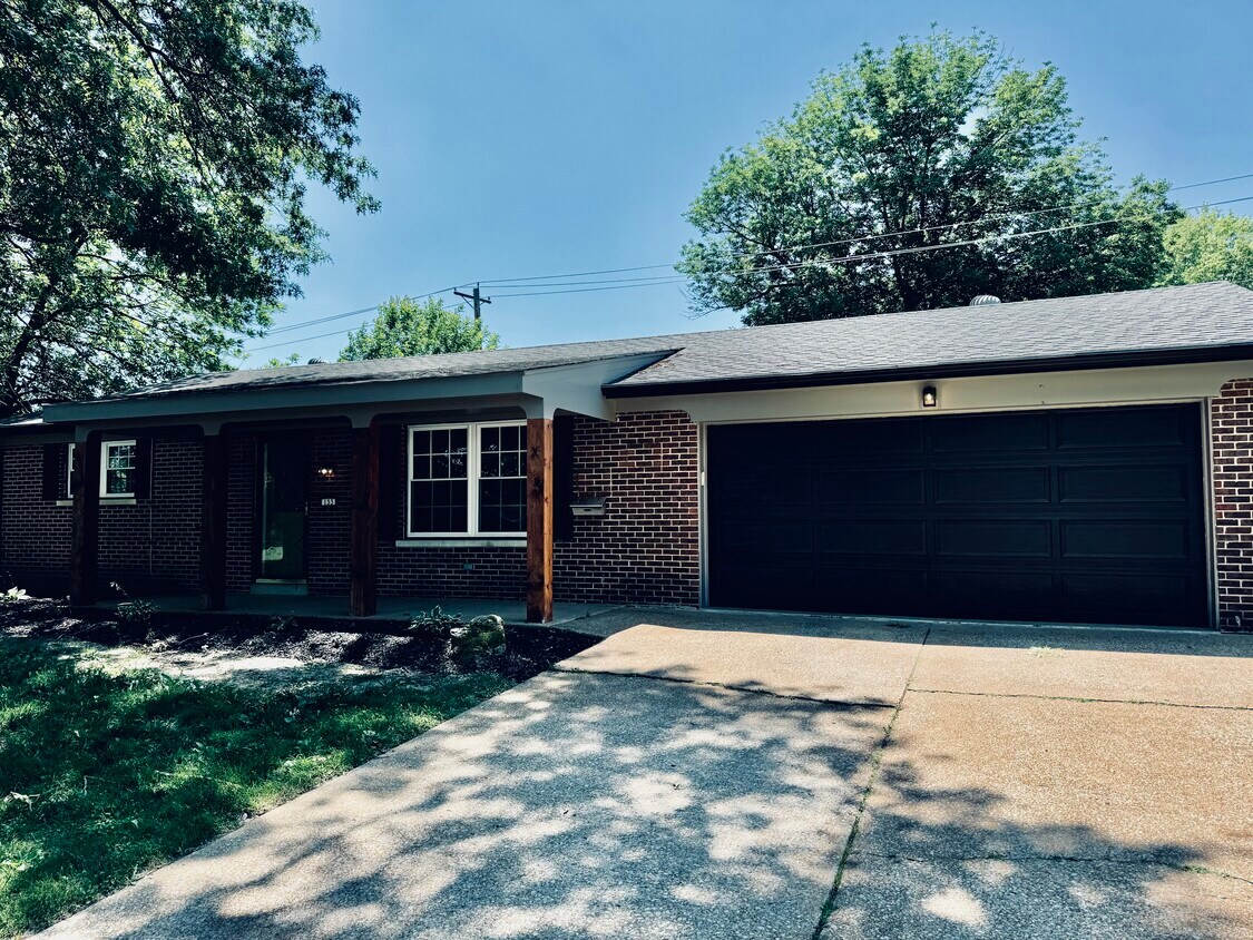 133 Winthrop Dr, Belleville, IL 62221 House Rental in Belleville, IL