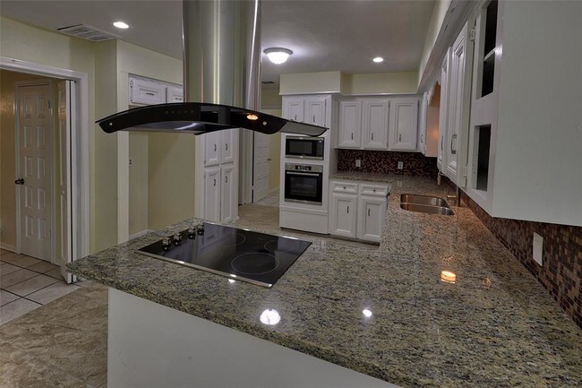 Foto del edificio - 5903 Green Springs Dr