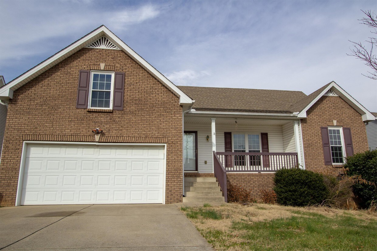 Primary Photo - 425 Berry Cir