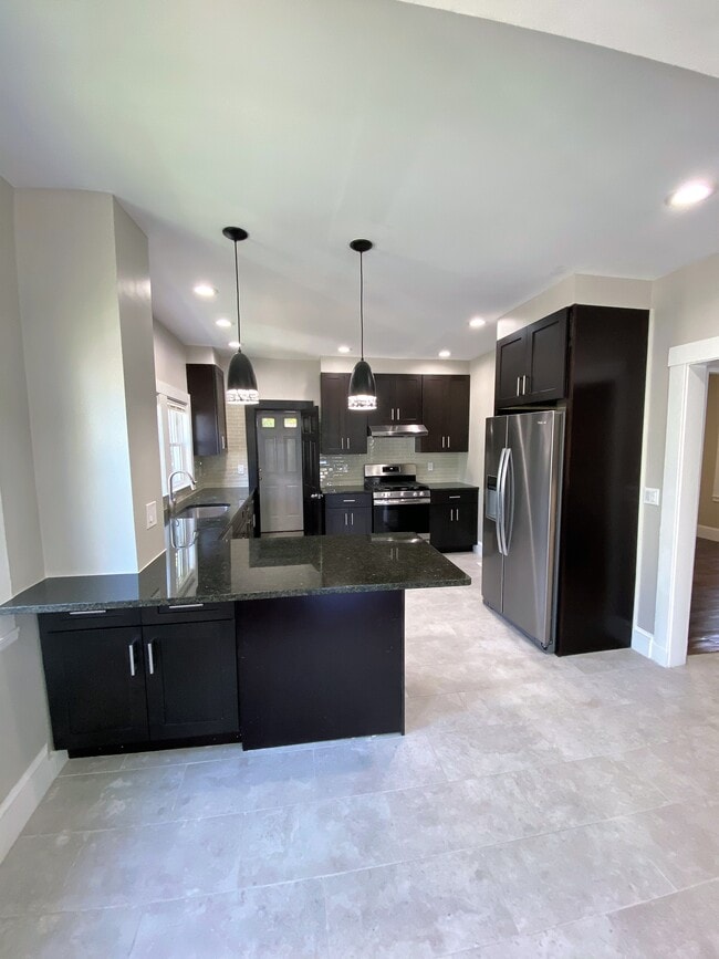 Building Photo - 6 Homer St