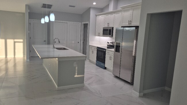 Foto del edificio - 661 Myra Ln NW