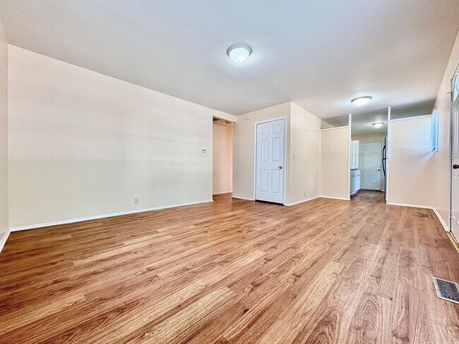 Foto del edificio - 1325 Browne Ln