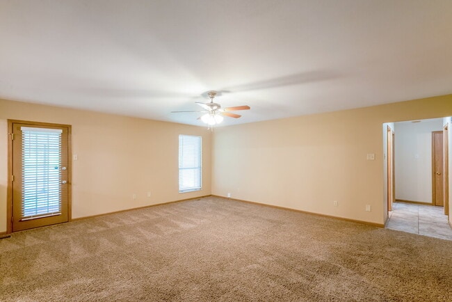 Building Photo - 4131 Les Cherbourg Ln