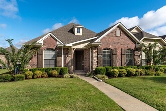 Building Photo - 3106 SW Hillstone Ave