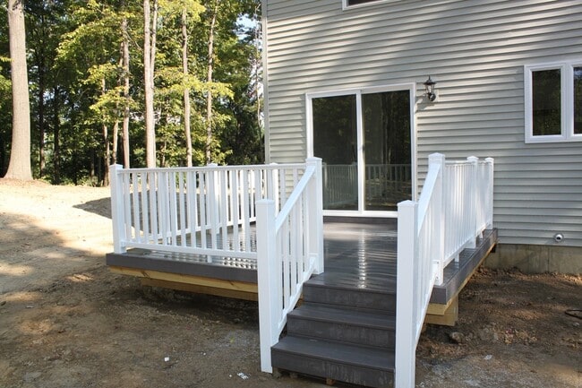 Building Photo - 129 Vosburgh Rd