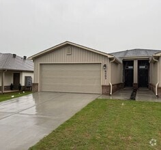 Building Photo - 6505 NW Vandergriff St