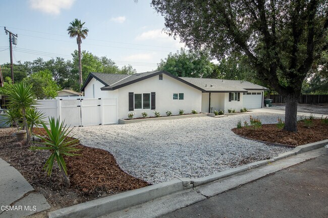 Building Photo - 1450 Calle Abeto