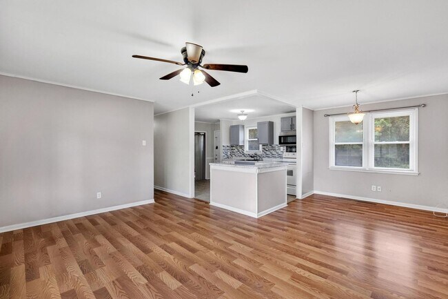 Foto del edificio - 3 bedroom Northwoods Home
