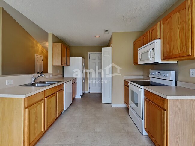 Foto del edificio - 5023 Holdsworth Dr