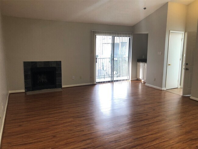 Foto del edificio - 3756 Tanglewilde St