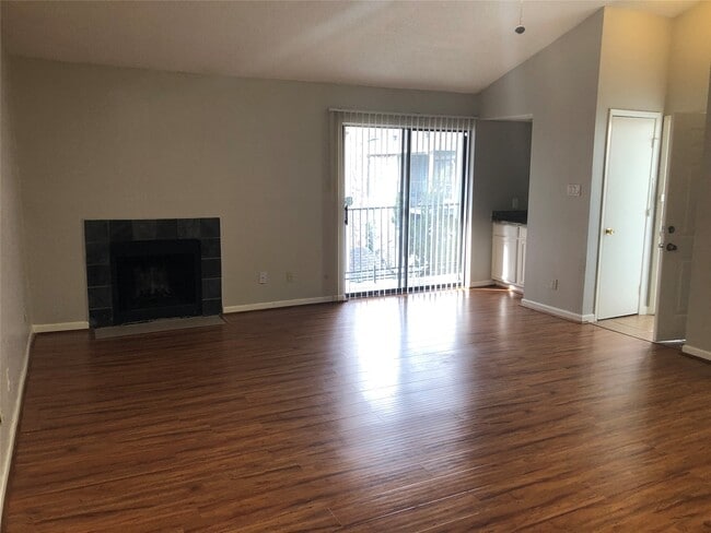 Building Photo - 3756 Tanglewilde St