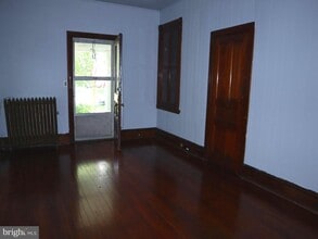 Building Photo - 208 Linden Ave