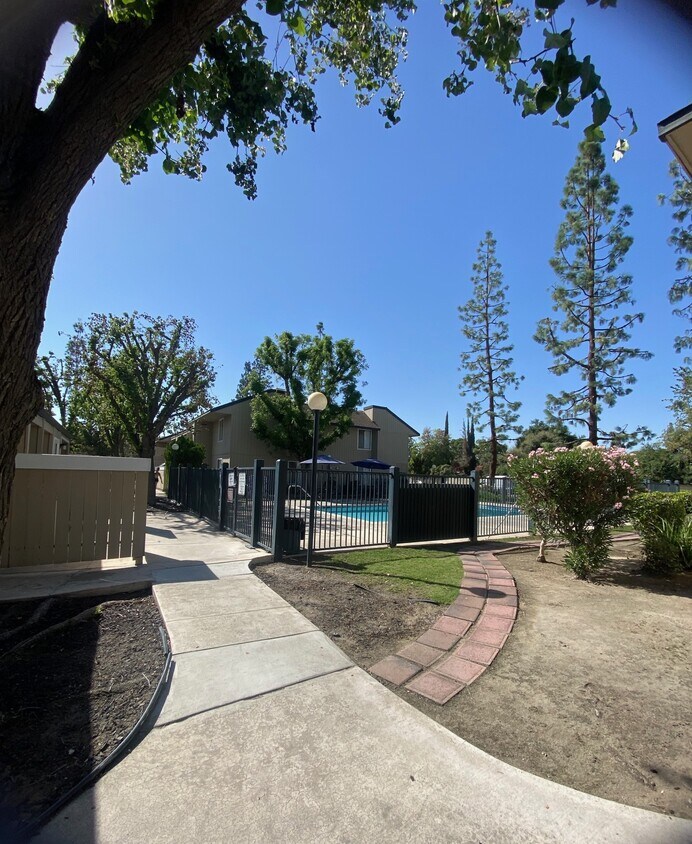 Ming Garden Apartments 6301 Ming Ave Bakersfield, CA Apartments for