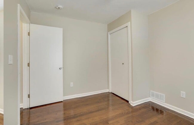 Building Photo - 808 Bisson Loop