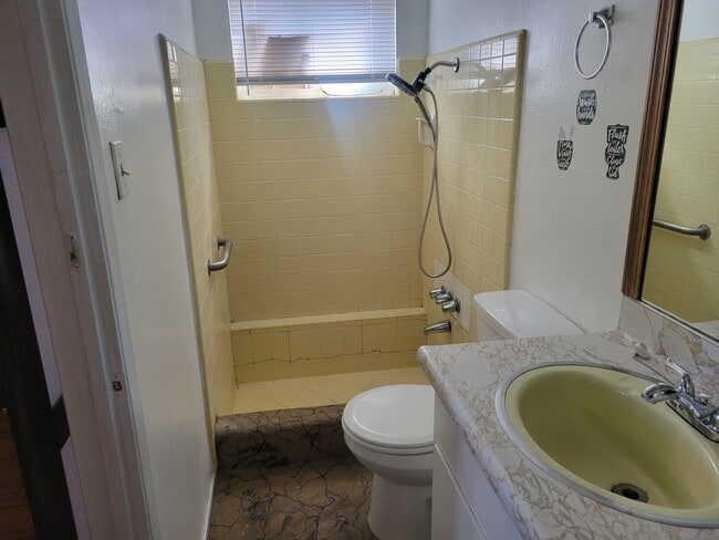 Building Photo - 1229 Madison Ave