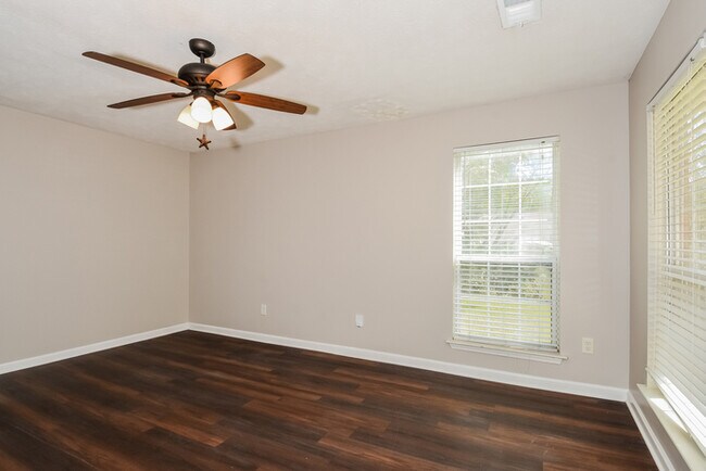 Building Photo - 1350 Ambercrest Way