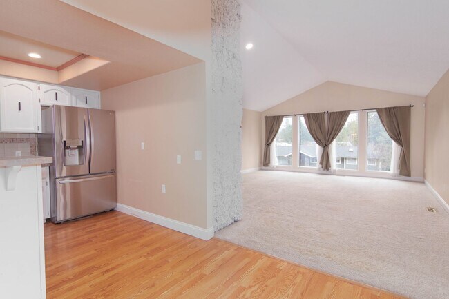 Foto del edificio - 4 Bed 3 Bath North Side Home nearly 2400 s...