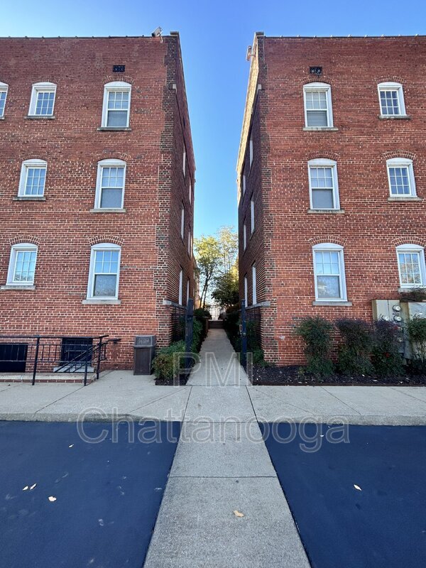Primary Photo - 318 Walnut St