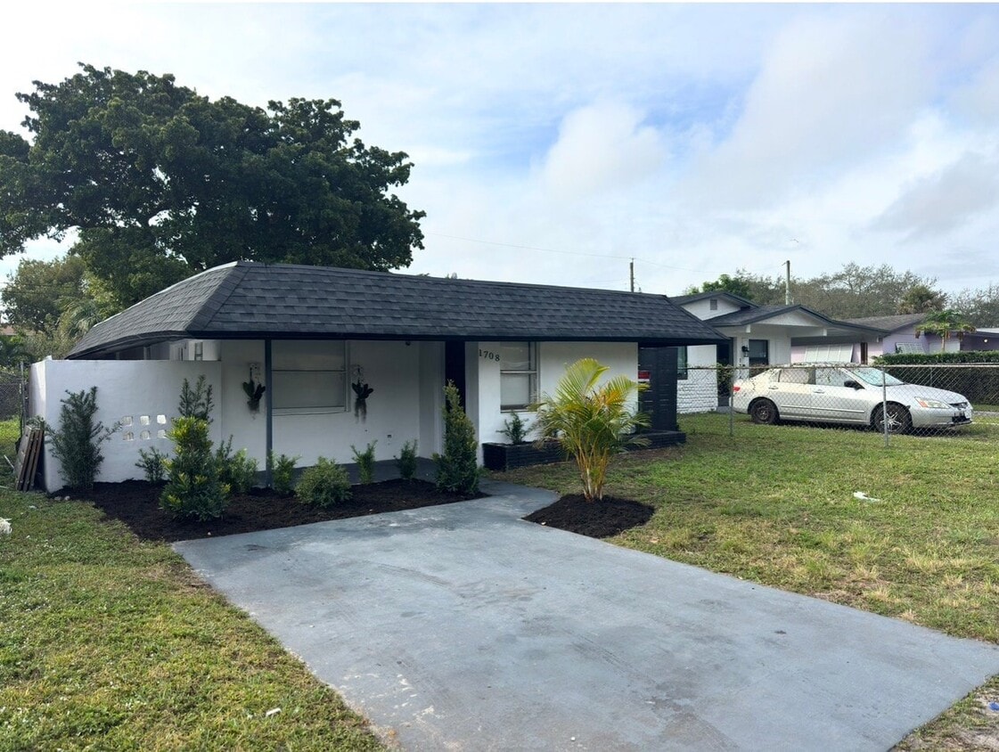 Foto del edificio - 1708 NW 7th St