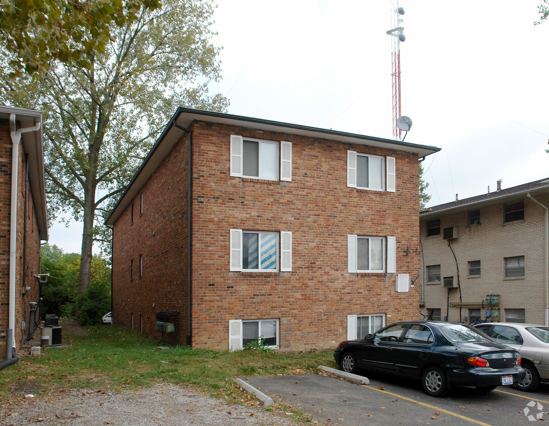 Building Photo - 616 Riverview Dr