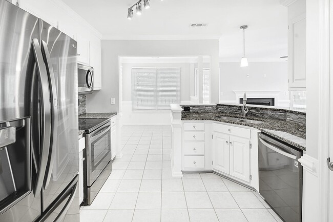 Building Photo - 9300 Pebble Creek Way