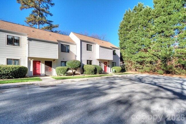 Building Photo - 951 Hollywood St