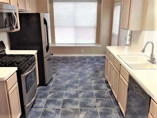 Foto del edificio - 1618 Post Oak Drive