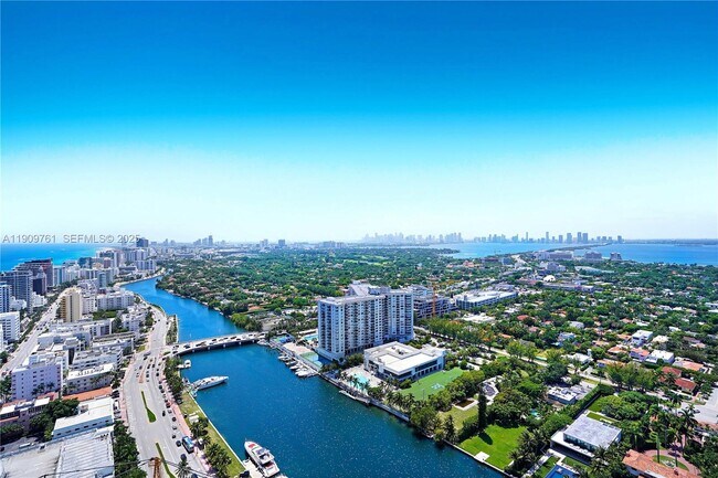 Foto del edificio - 4401 Collins Ave