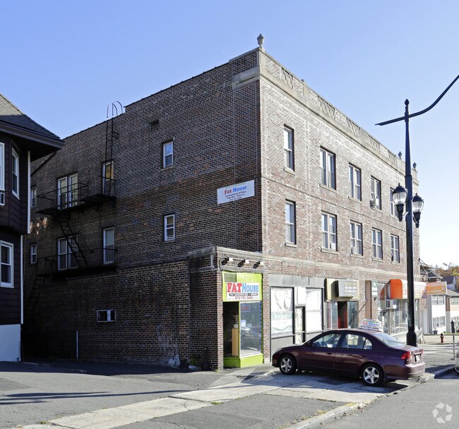 Building Photo - 442-448 Washington Ave