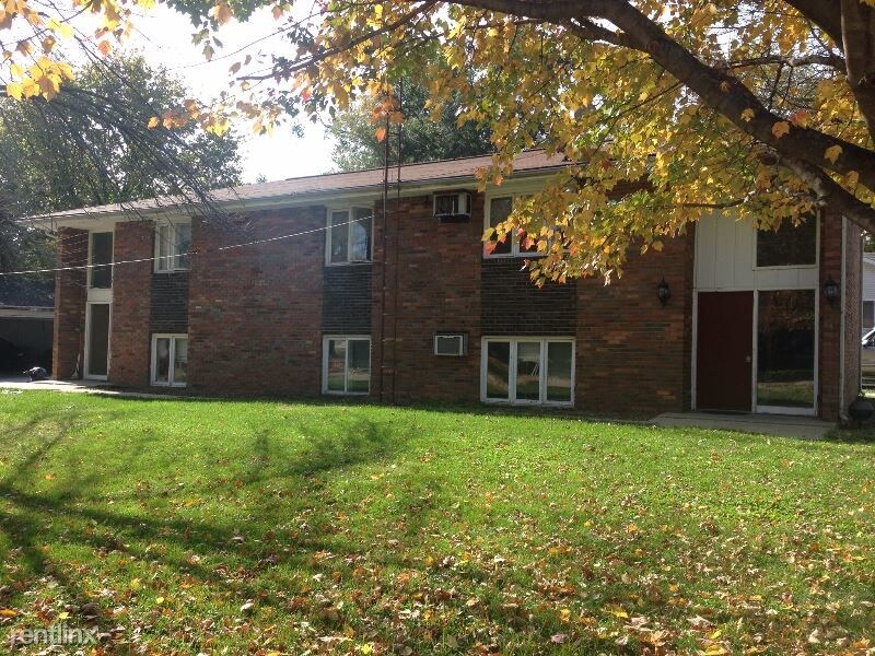407 E Cypress St, Normal, IL 61761 Condo for Rent in Normal, IL