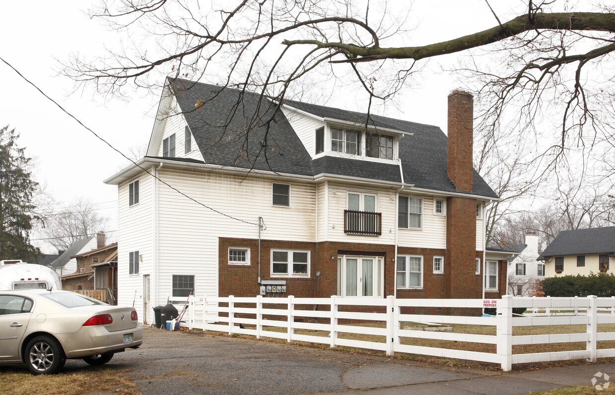 Building Photo - 1426 Brooklyn Ave