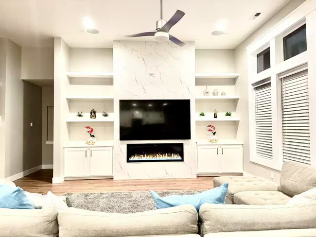 Foto del edificio - 12100 W Hollandale Dr