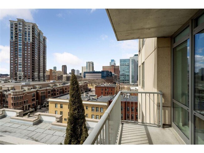 Foto del edificio - 929 Portland Ave
