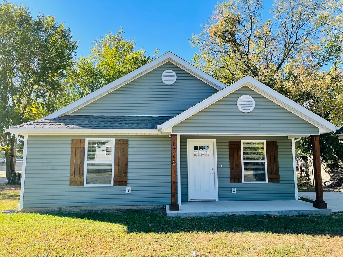 1216 Central St, Joplin, MO 64801 House Rental in Joplin, MO