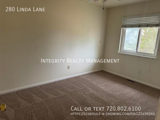 Foto del edificio - 280 Linda Ln