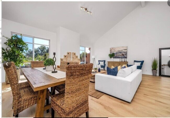 Living Room W/Deck - 138 S Broadway