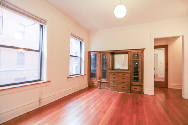 Building Photo - 3759 N Wayne Ave