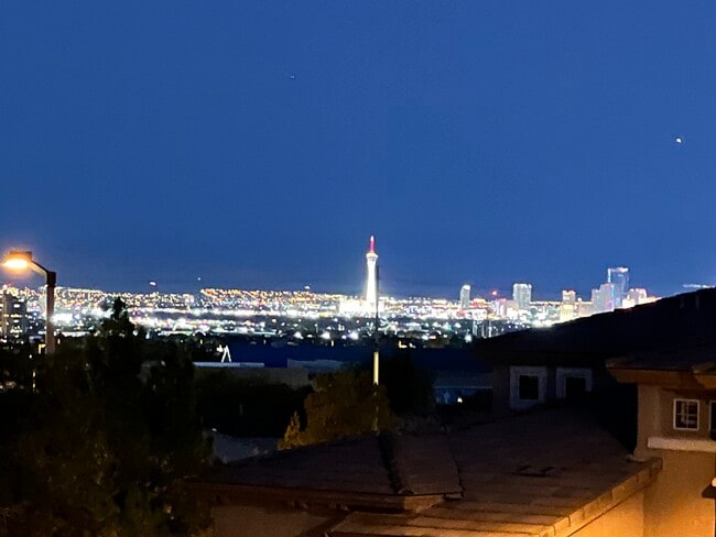 Building Photo - 616 Tecate Valley St