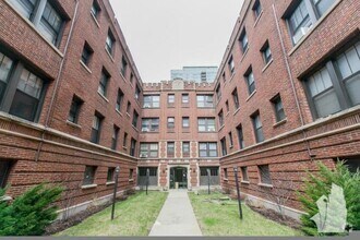 Building Photo - 516 W Cornelia Ave