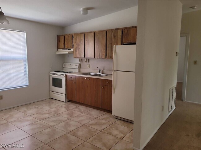Foto del edificio - 622 SE 13th Ct
