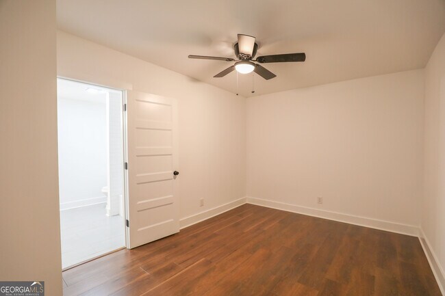 Foto del edificio - 212 Southland Dr