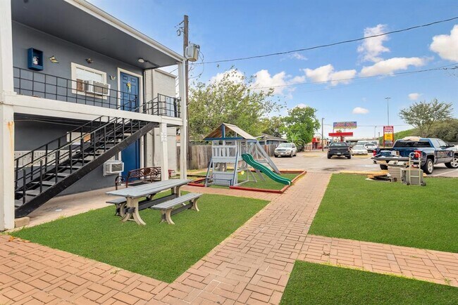 Foto del edificio - 1802 N Wayside Dr