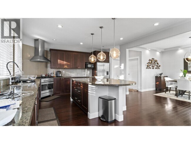 Photo du bâtiment - 1460 Avondale St