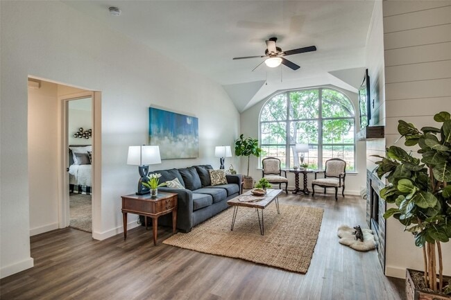 Photo - 759 Winding Oak Bend House