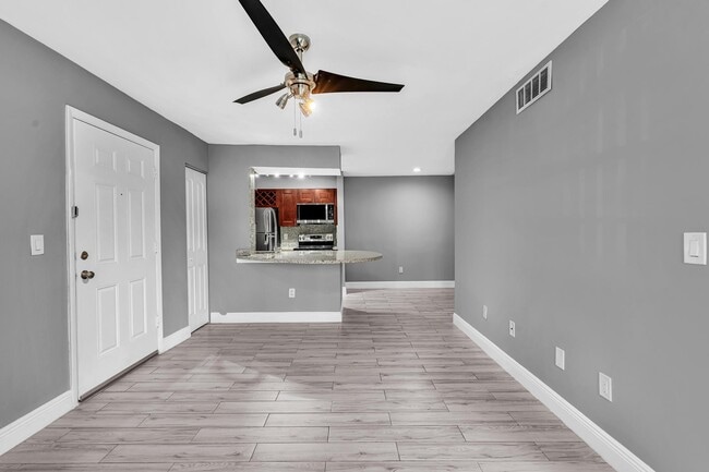 Building Photo - 1263 SW 46th Ave