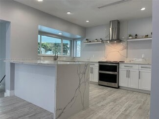 Building Photo - 10945 SW 172nd Terrace