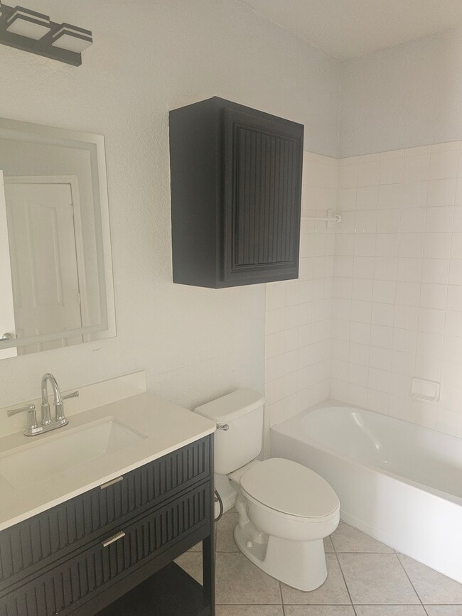 Building Photo - 6149 Metrowest Blvd