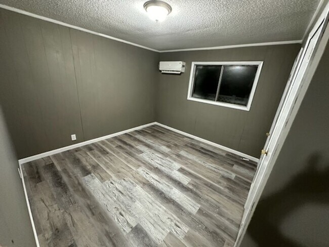 Building Photo - 4-Bedroom Family Home for Rent – $1,200/mo...